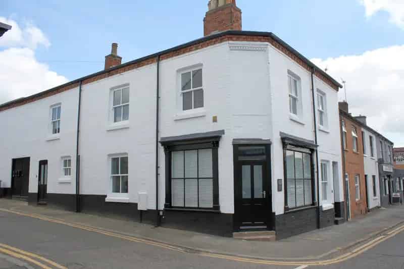 2 Bedroom Apartment House to Rent