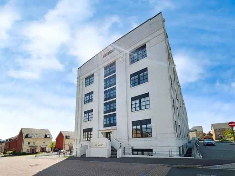 1 Bedroom Flat for Sale Near Town Centre