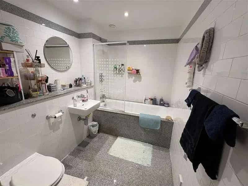 2 Bed 2 Bath Apartment for Sale - City Centre Location