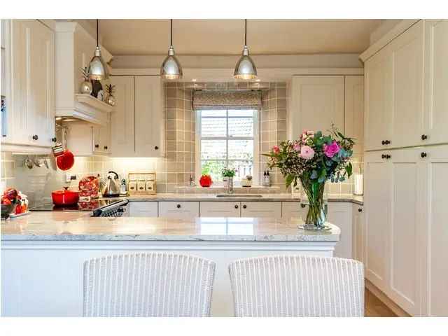 2 Bedroom Detached House for Sale in Town Yetholm