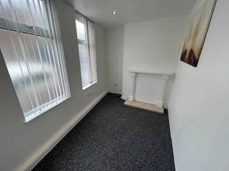 3 Bedroom End of Terrace House to Rent