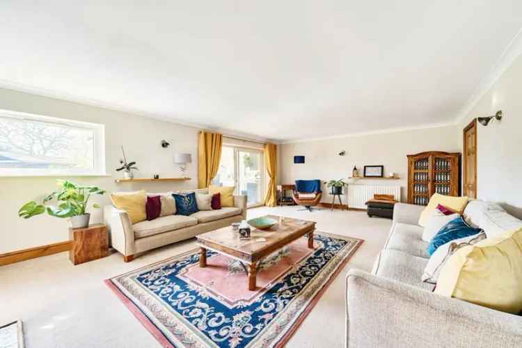 5 Bedroom Bungalow with Annex For Sale
