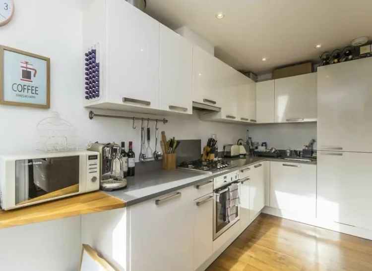 Modern 2-Bed Apartment Near Ealing Broadway