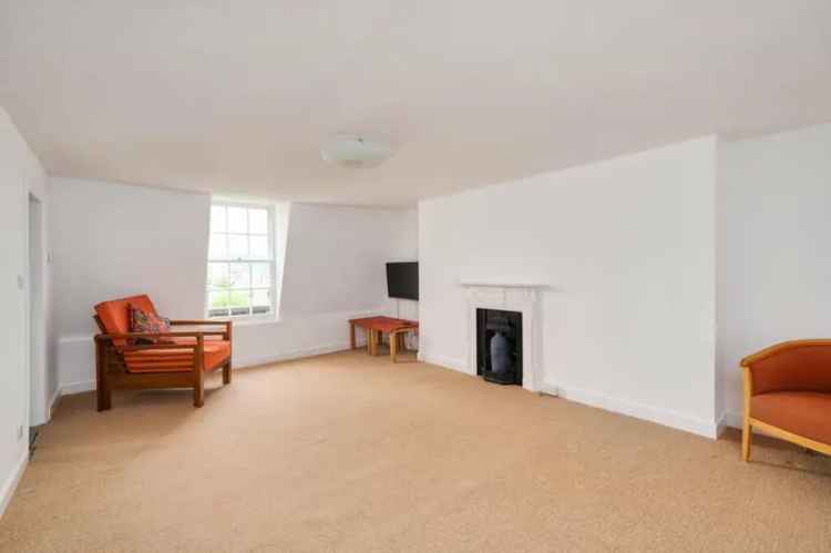 2 Bedroom Apartment Near Bath's Premier Square