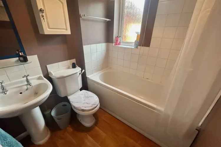 One Bedroom House in Plympton - June Availability