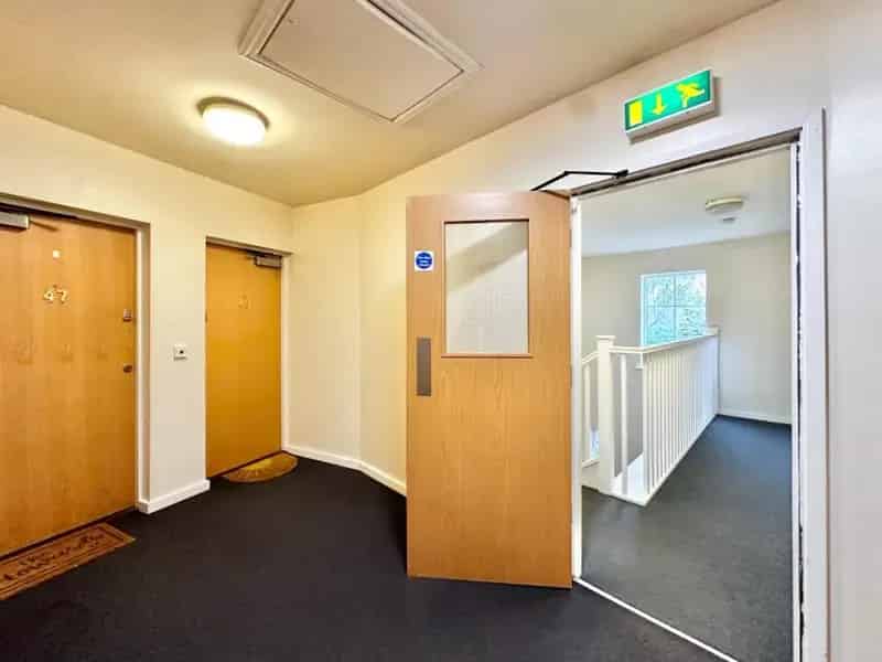 2 bed flat for sale