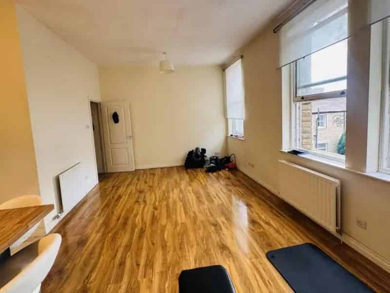 3 Bedroom First Floor Apartment To Let Earlsheaton Dewsbury