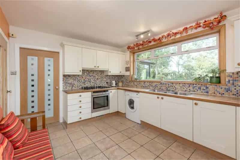 5 Bed Detached House with 3 Reception Rooms Uphall