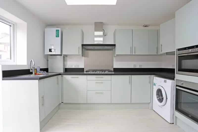 5 Bedroom End of Terrace House to Rent