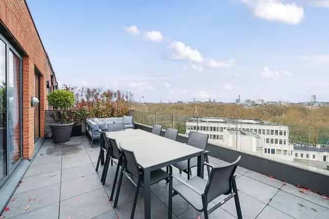 Penthouse Apartment near Buckingham Palace