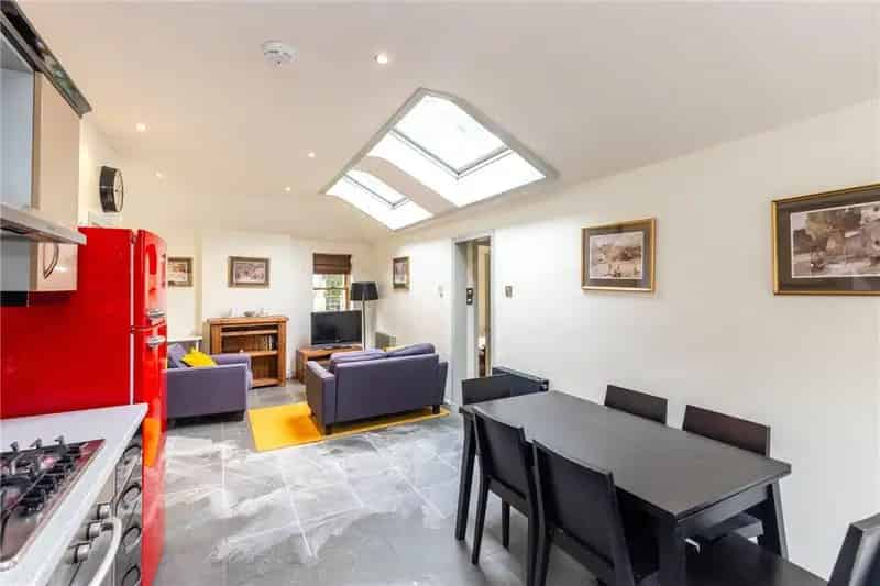 2 Bedroom Apartment to Rent in Edinburgh New Town