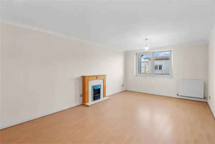 2 Bed Flat - Top Floor with 1 Reception Room