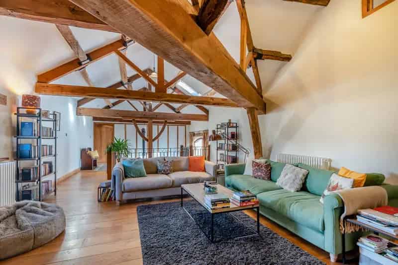 5 Bedroom Barn Conversion Near Peak District National Park