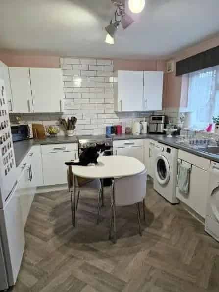 2 Bed House with Garden - Pet Friendly