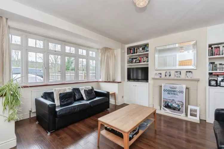 Stylish 4-Bedroom Period House in Little Kimble