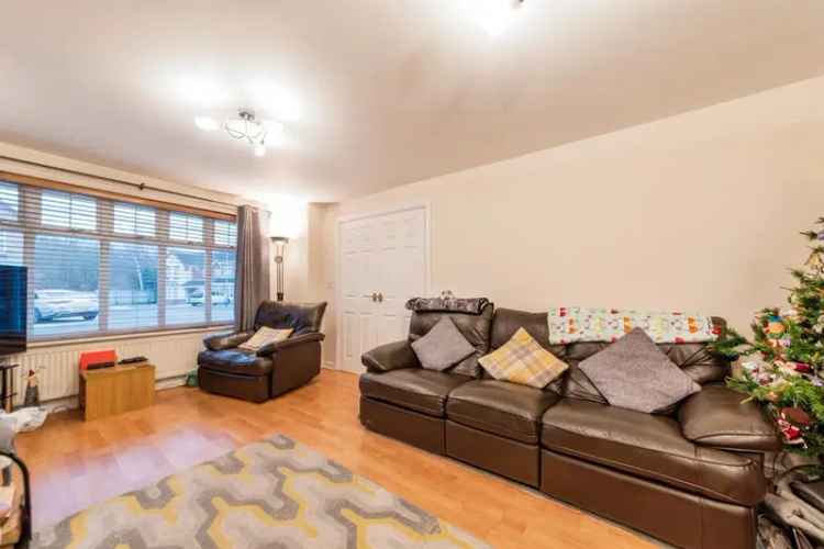 5 Bed Detached House Newark Large Plot Double Garage