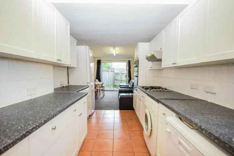 5 Bedroom Detached Student House Near Bournemouth University