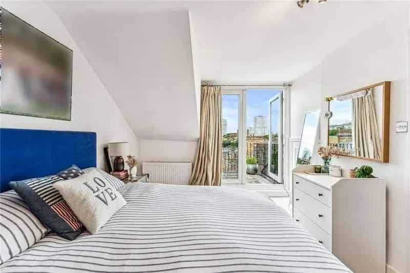 2 Bed Flat for Sale near Battersea Park