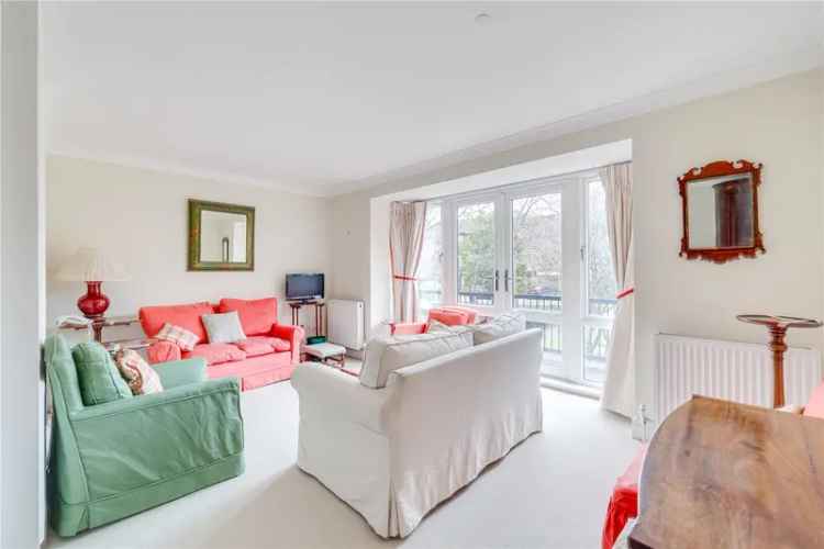 3 Bedroom Riverside Townhouse Crabtree Estate SW6
