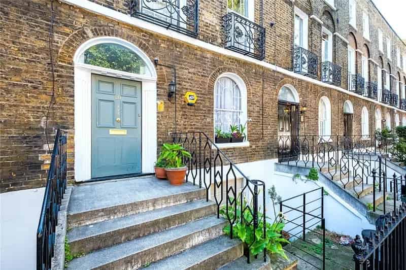 2 Bedroom Flat for Sale in Barnsbury, London