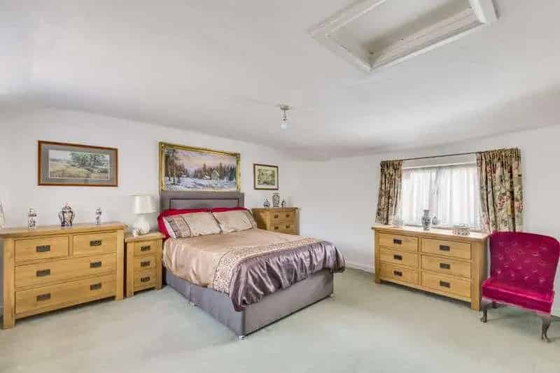2 Bed Grade II Listed House with Garden - Codicote