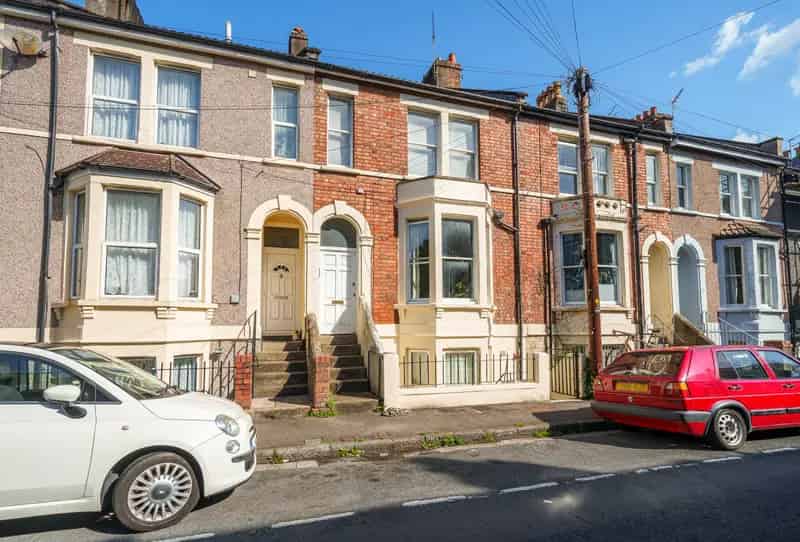 1 Bedroom Flat for Sale in Montpelier