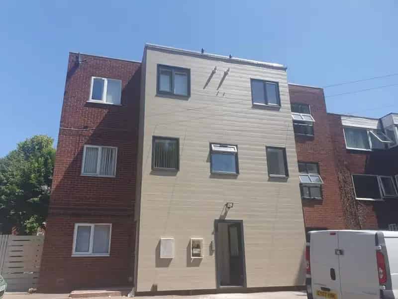 2 Bedroom Flat to Rent Available End of June