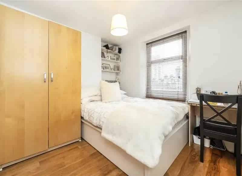 Vauxhall 2 Bed Flat South Facing Roof Terrace No Onward Chain