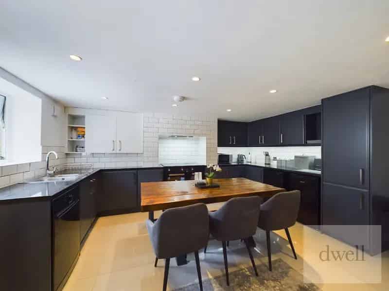 4 Bedroom House Share High End All Bills Included