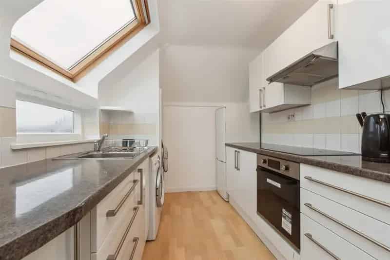 2 Bedroom Flat To Rent Tooting 732 sq ft