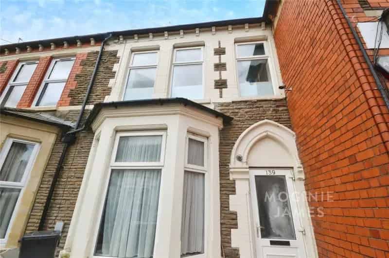 4 Bedroom Terraced House for Sale
