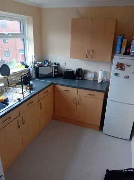 Flat For Rent in North East Derbyshire, England