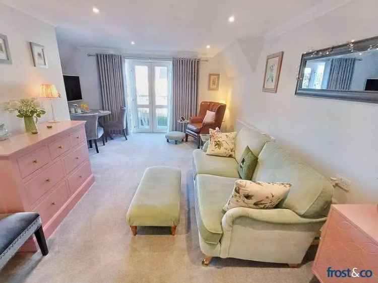 1 Bed Flat for Sale Beautiful Maintained Flat Modern Kitchen Spacious Bedroom