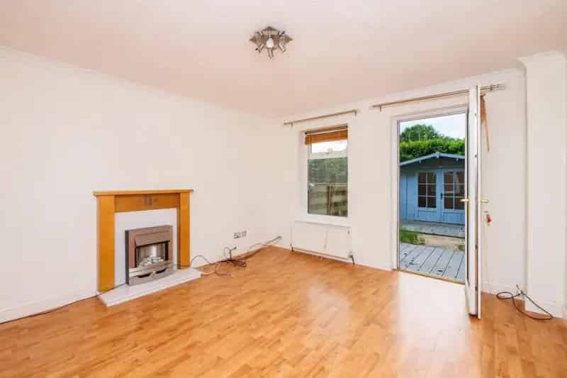 2 Bed Mid Terrace House For Sale Woodthorpe