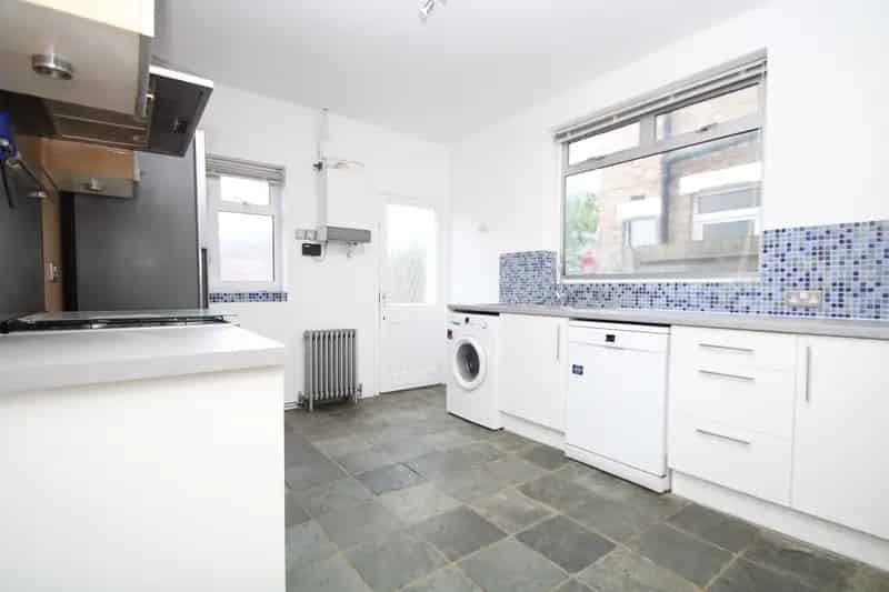Three Bedroom Family Home To Rent Croydon