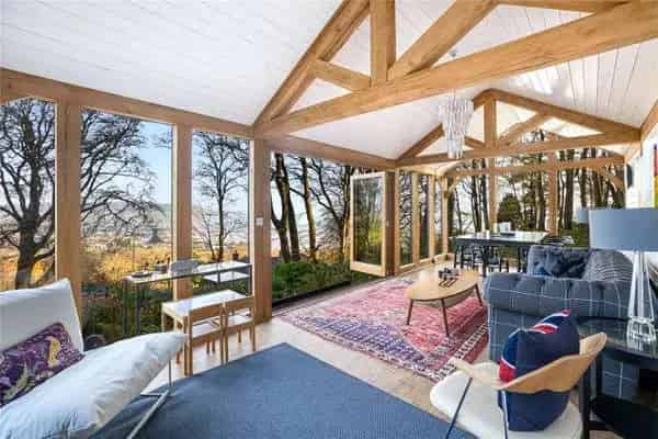 Luxury Coastal Home with Stunning Sea Views and Summer House