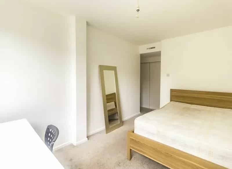 3 Bed Split Level Apartment Near Fulham Broadway Parsons Green
