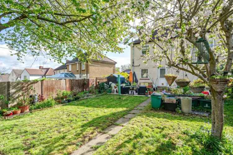 Three Bedroom Family Home St Albans Off Street Parking South Facing Garden