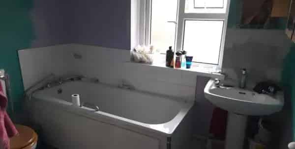 Semi Detached House Large Garden New Kitchen Bathroom