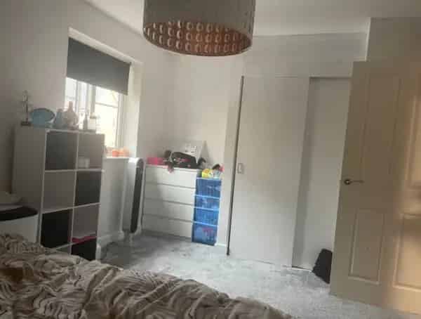 Spacious 2-Double Bedroom House with Loft, Garden and Driveway Near Maidstone