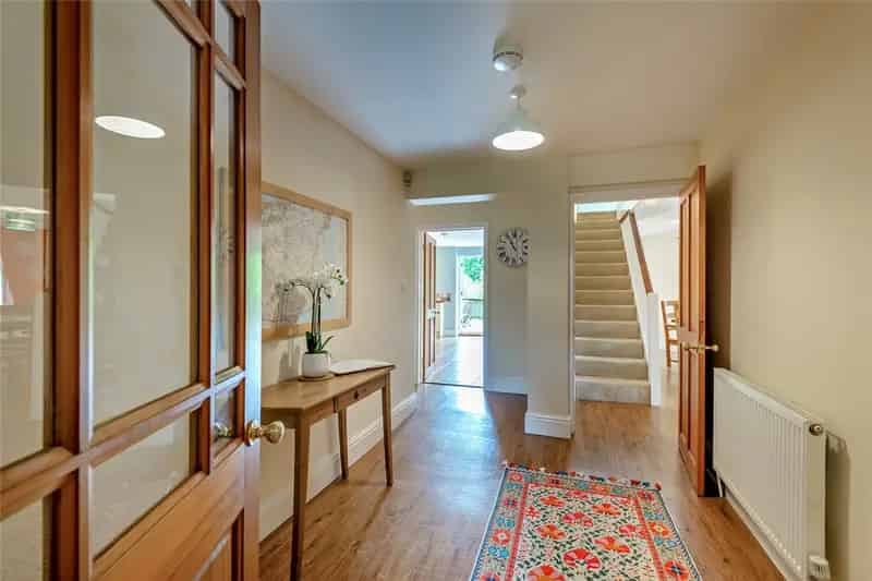 4 Bedroom Oast House Littlebourne River Views Family Home