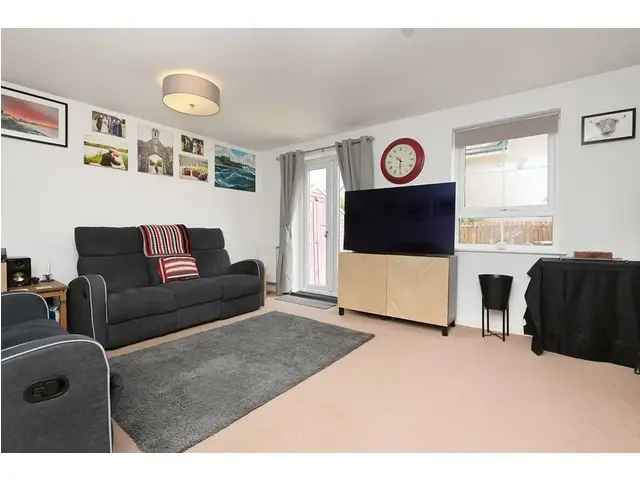 3 Bedroom End Terraced House for Sale