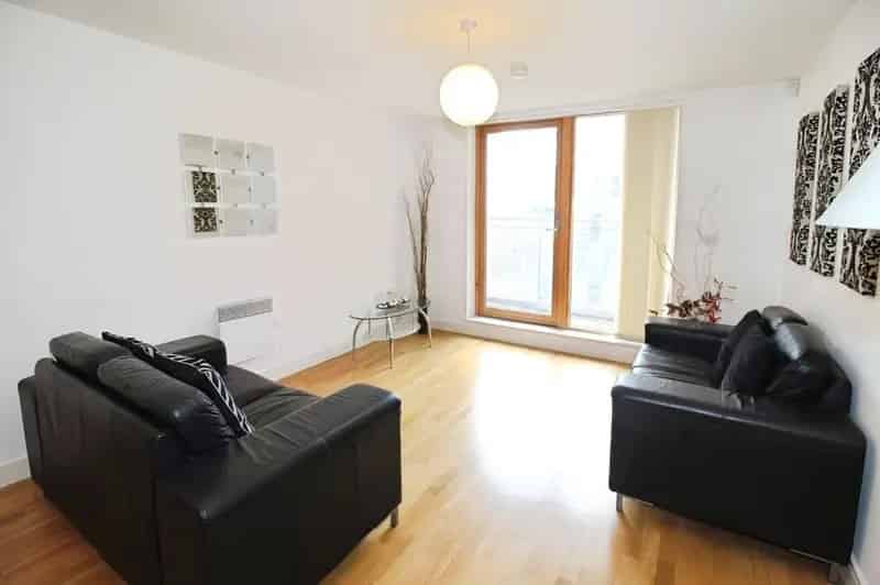 2 Bed Furnished Apartment Manchester City Centre Parking