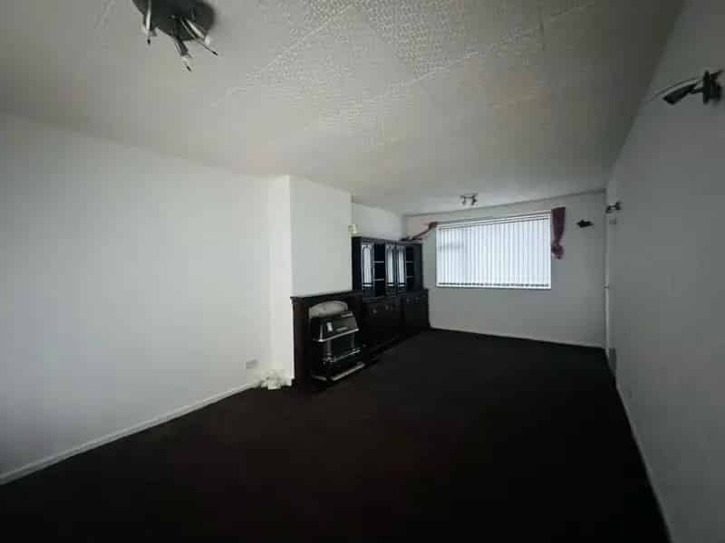3 Bedroom Semi-Detached House To Let