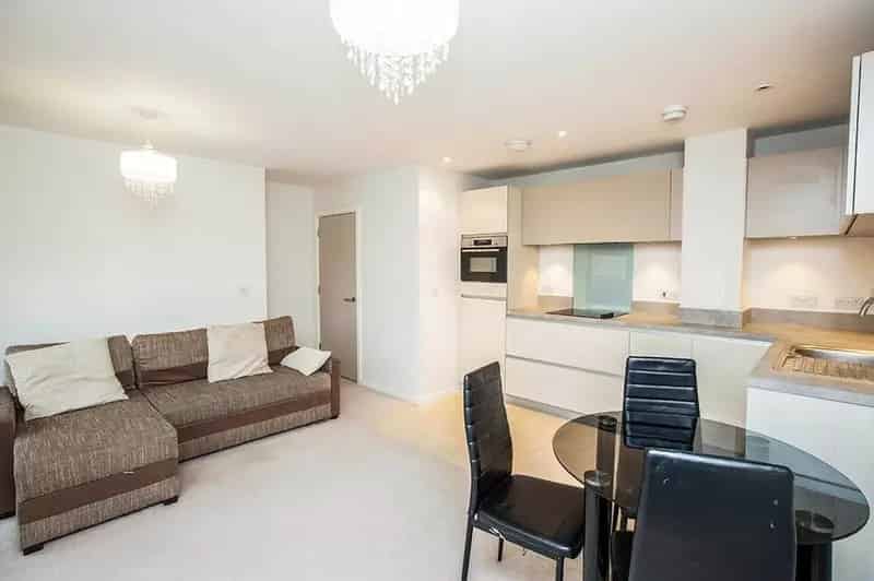 1 Bedroom Flat to Rent London E16 - Modern Luxury Apartment