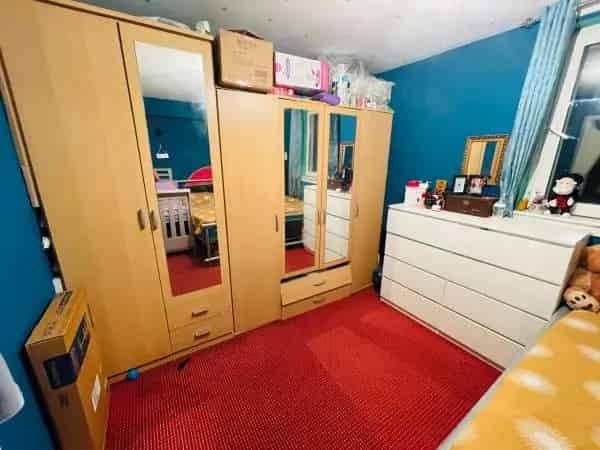1 Large Bedroom Apartment