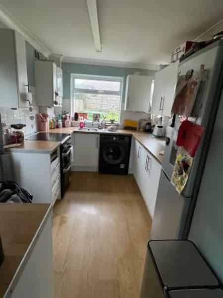 Large 3 Bed House with Big Garden and 2 Sheds