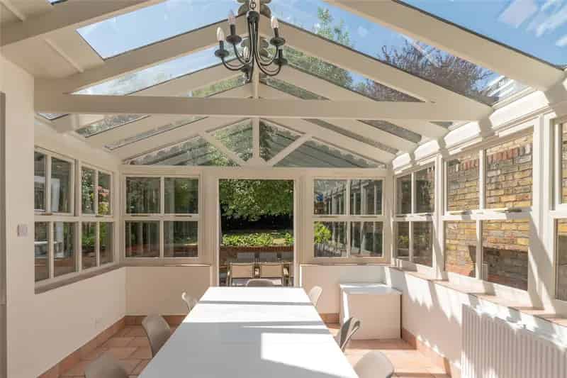 6 Bedroom House in Grove Park London