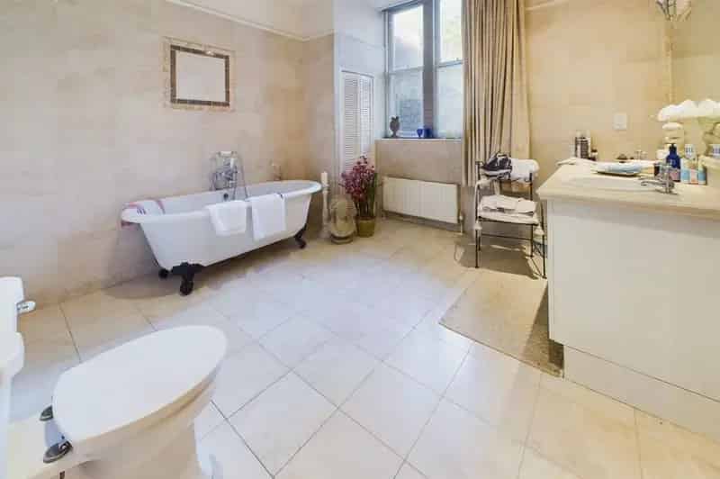 2 Bedroom Flat for Sale Clevedon North Somerset