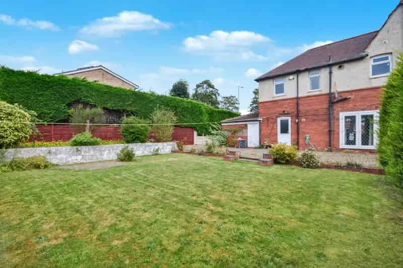 House For Sale , 23, Broadway, Wakefield, England